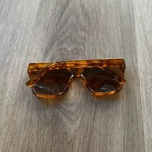Banbé | Accessories | Banbe The Shields Honey Brown Tortoise  display picture 1